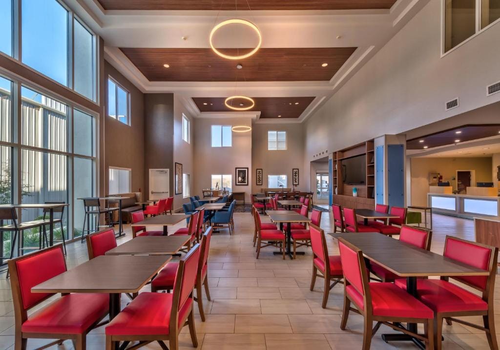 Holiday Inn Express Reno Airport by IHG — 5