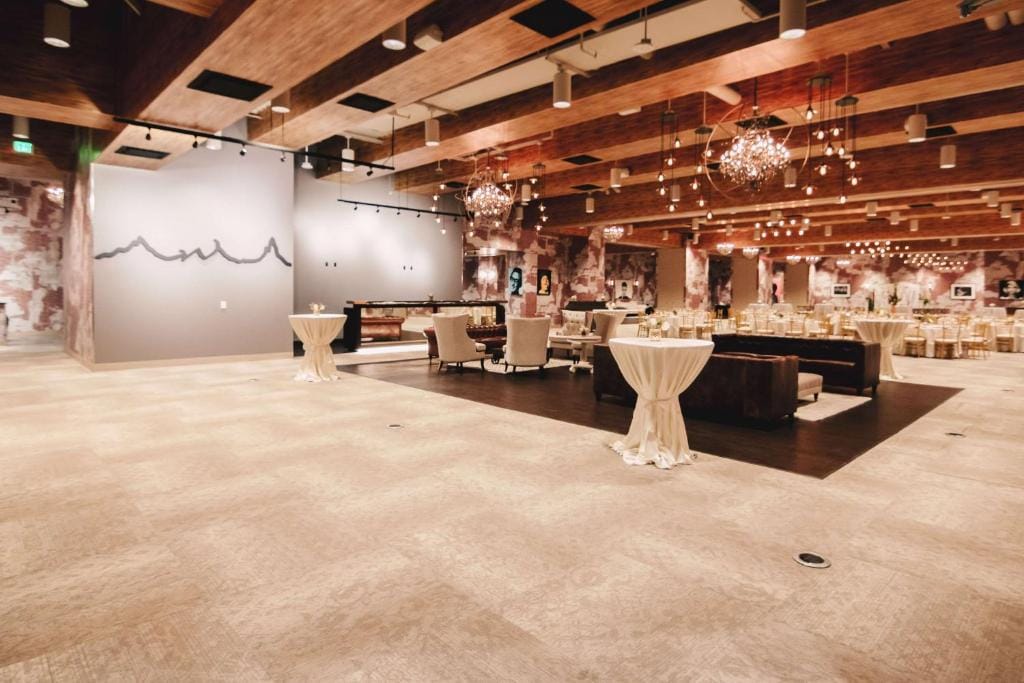 Whitney Peak Hotel Reno, Tapestry Collection by Hilton — 4