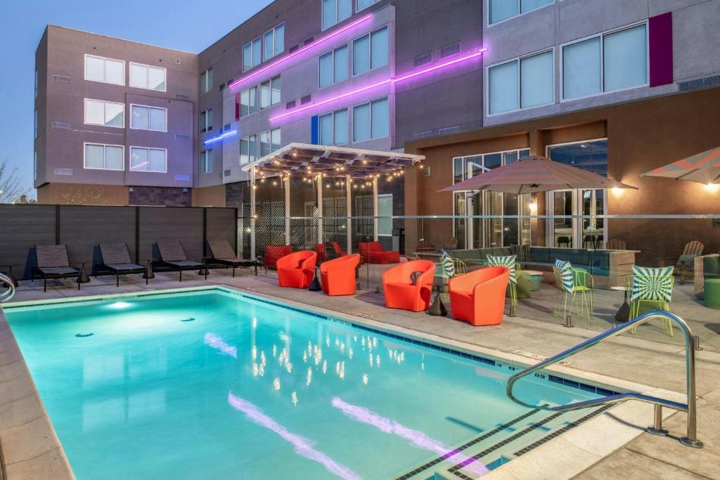 Aloft by Marriott Sacramento Airport Natomas — 4