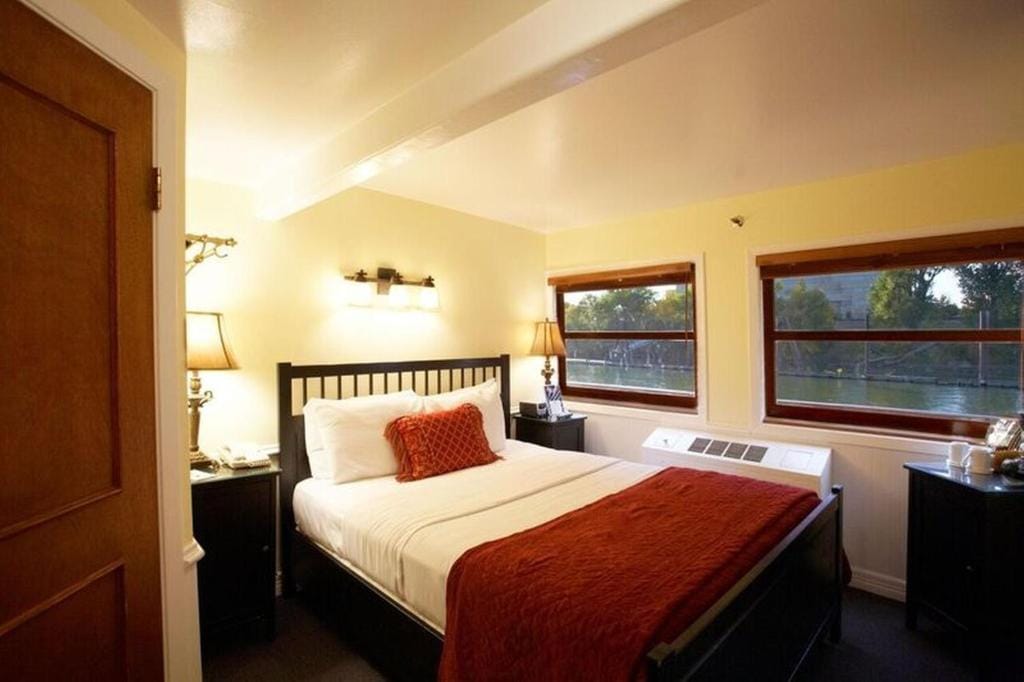 Delta King Hotel — 2