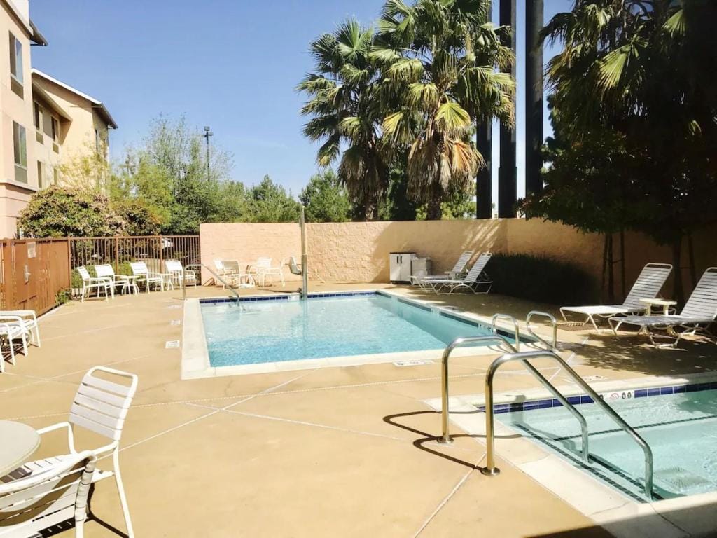 Fairfield Inn and Suites Sacramento Airport Natomas — 4