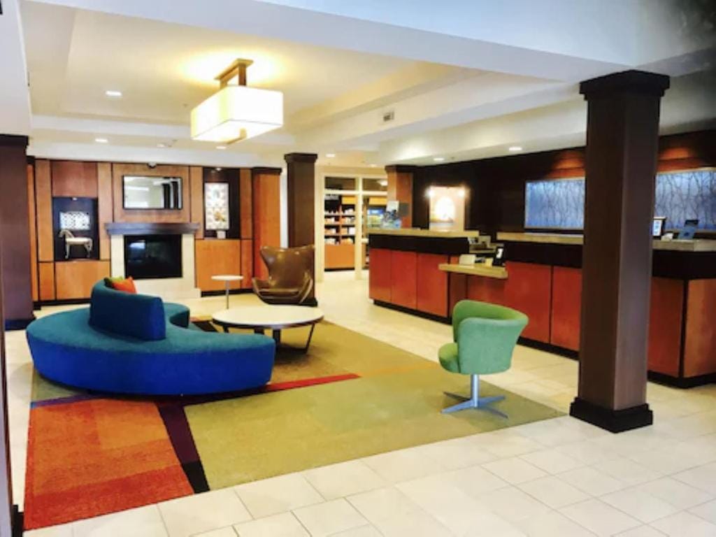 Fairfield Inn and Suites Sacramento Airport Natomas — 5