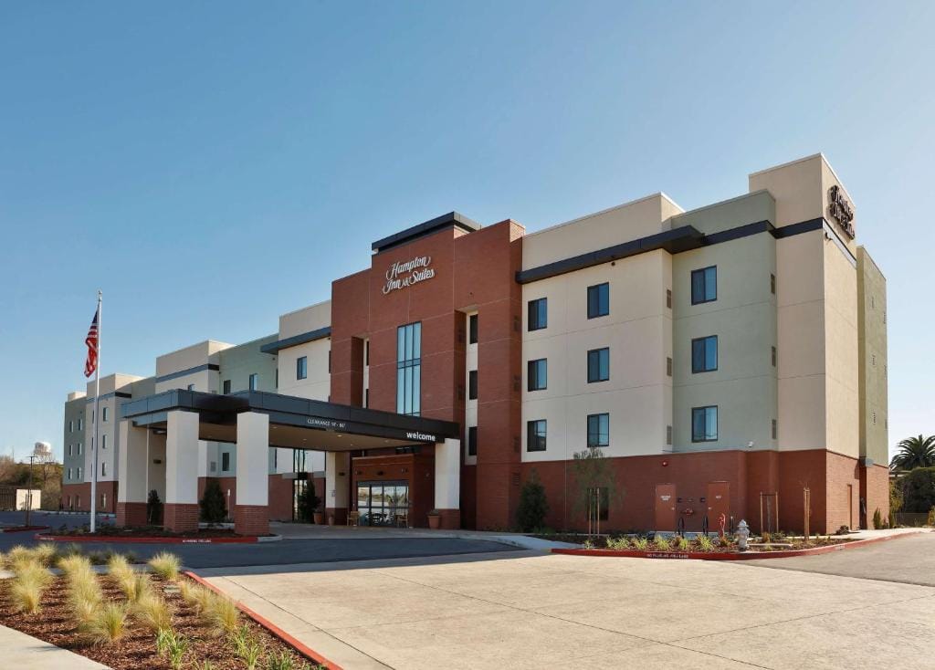 Hampton Inn & Suites Sacramento at CSUS — 1