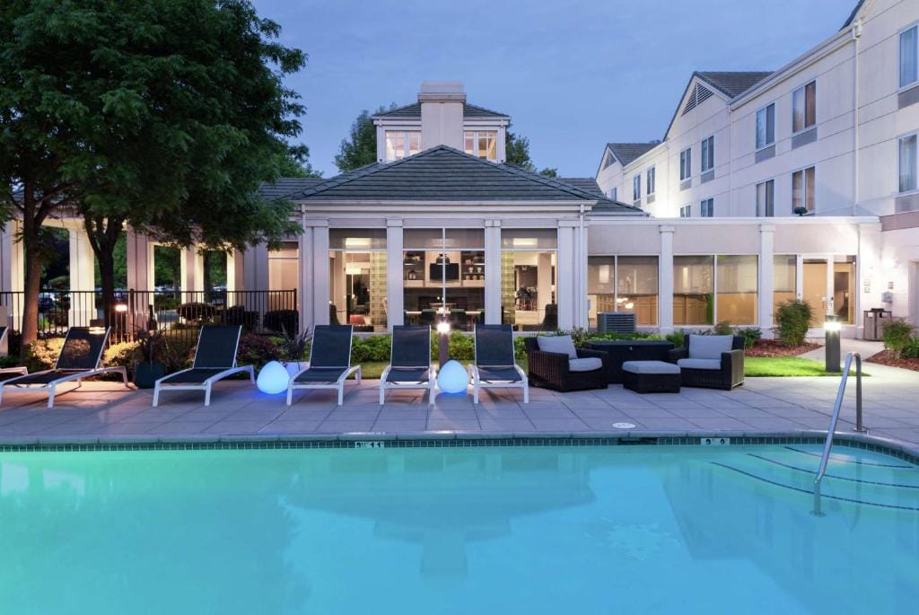 Hilton Garden Inn Sacramento/South Natomas — 1