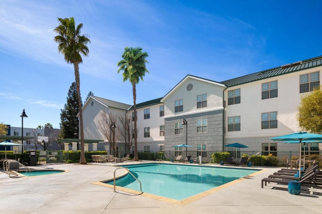 Homewood Suites by Hilton Sacramento Airport-Natomas — 4