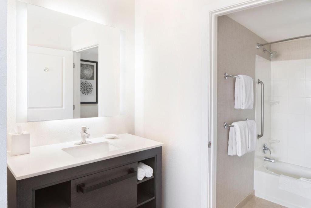 Residence Inn by Marriott Sacramento Downtown at Capitol Park — 3