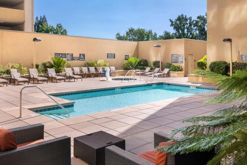 Residence Inn by Marriott Sacramento Downtown at Capitol Park — 4