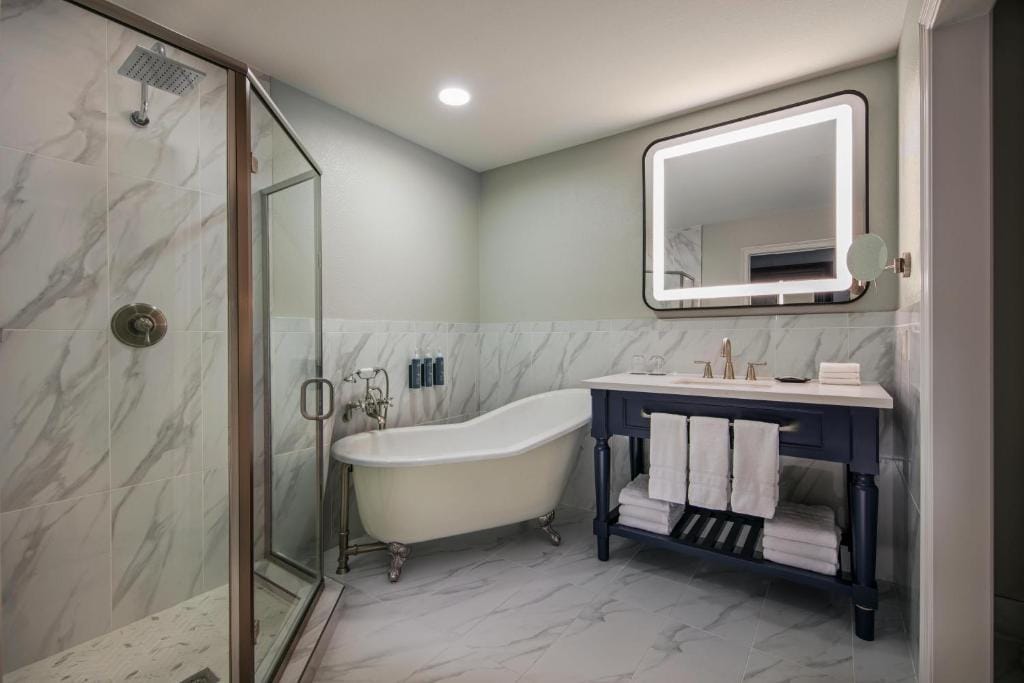 The Westin Sacramento Riverfront Hotel & Spa — 5
