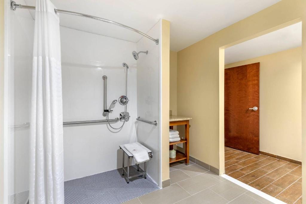 Comfort Suites San Antonio Ft Sam Houston-SAMMC Area — 3