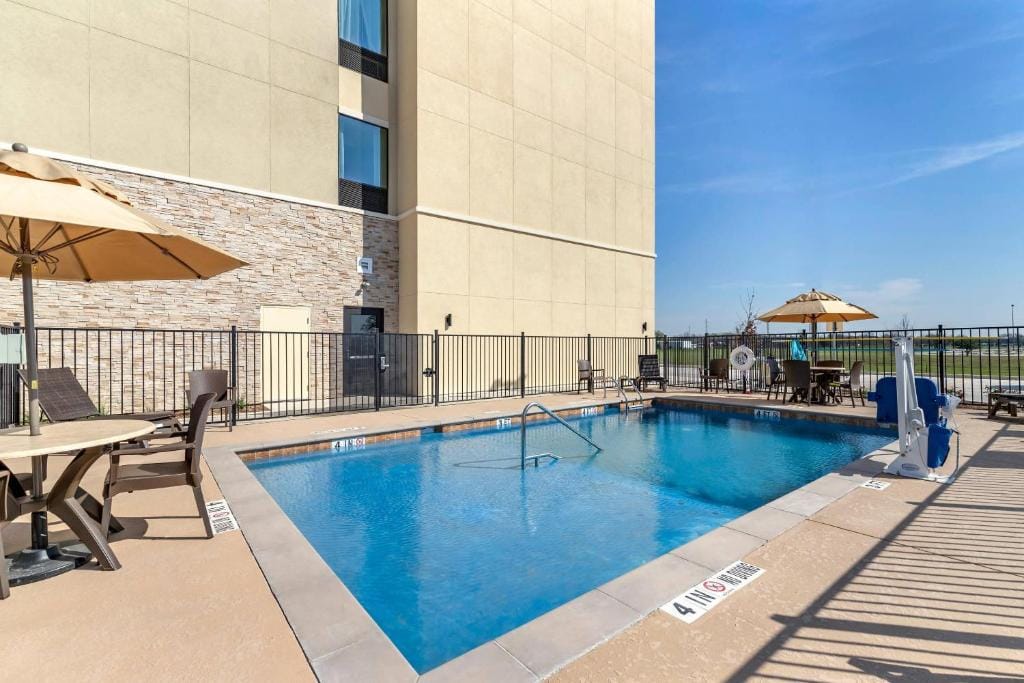 Comfort Suites San Antonio Ft Sam Houston-SAMMC Area — 4