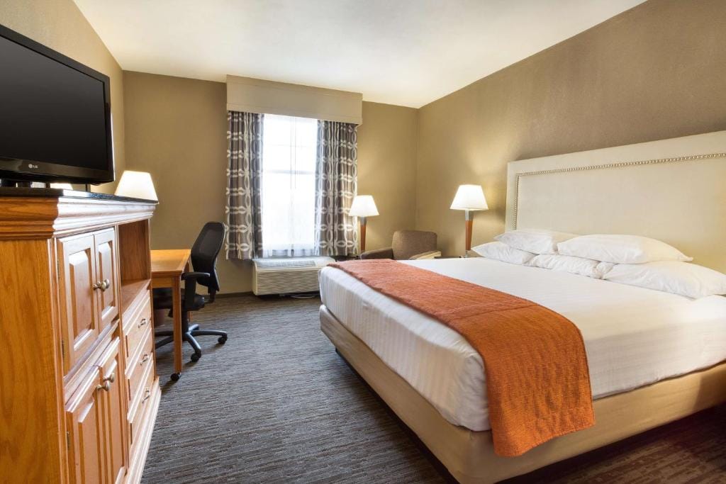 Drury Inn & Suites San Antonio North Stone Oak — 2