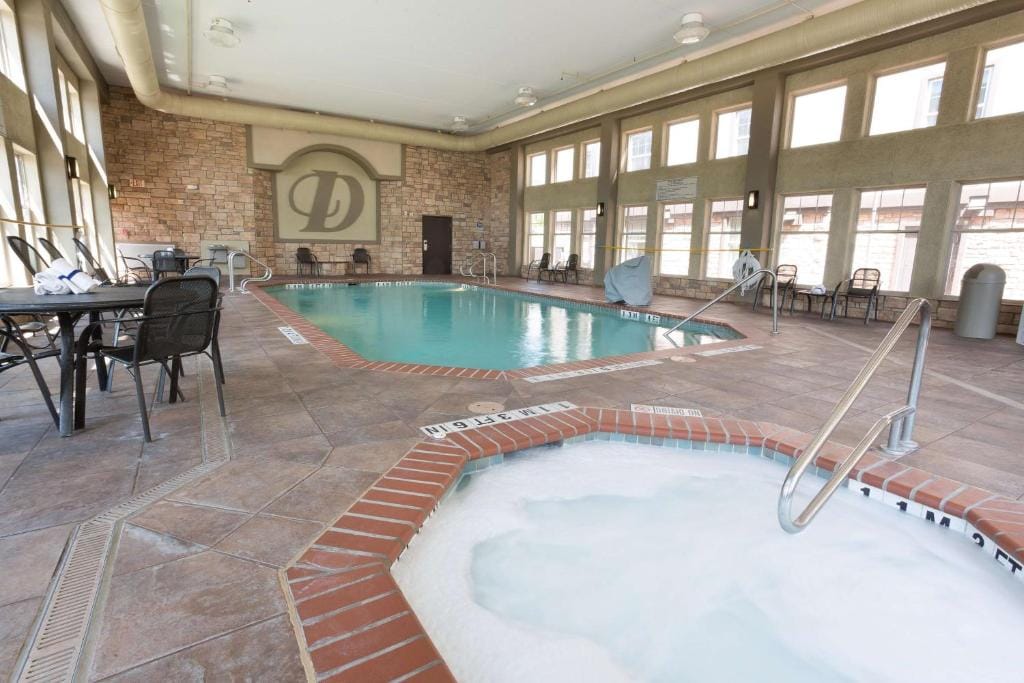Drury Inn & Suites San Antonio North Stone Oak — 4