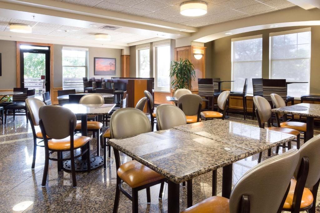 Drury Inn & Suites San Antonio North Stone Oak — 5