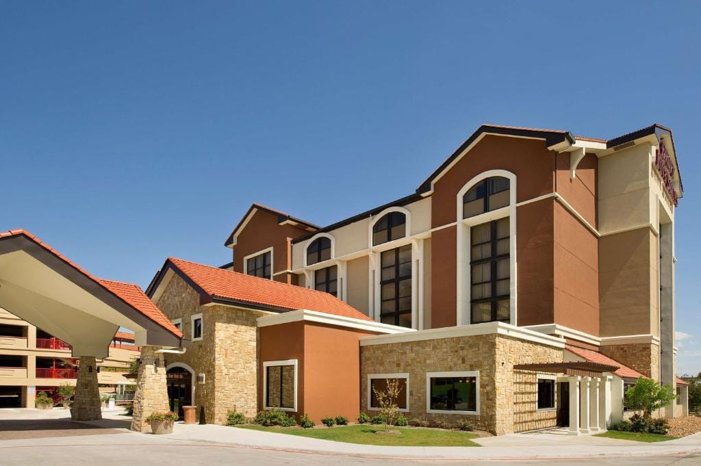 Drury Plaza Hotel San Antonio Airport — 1