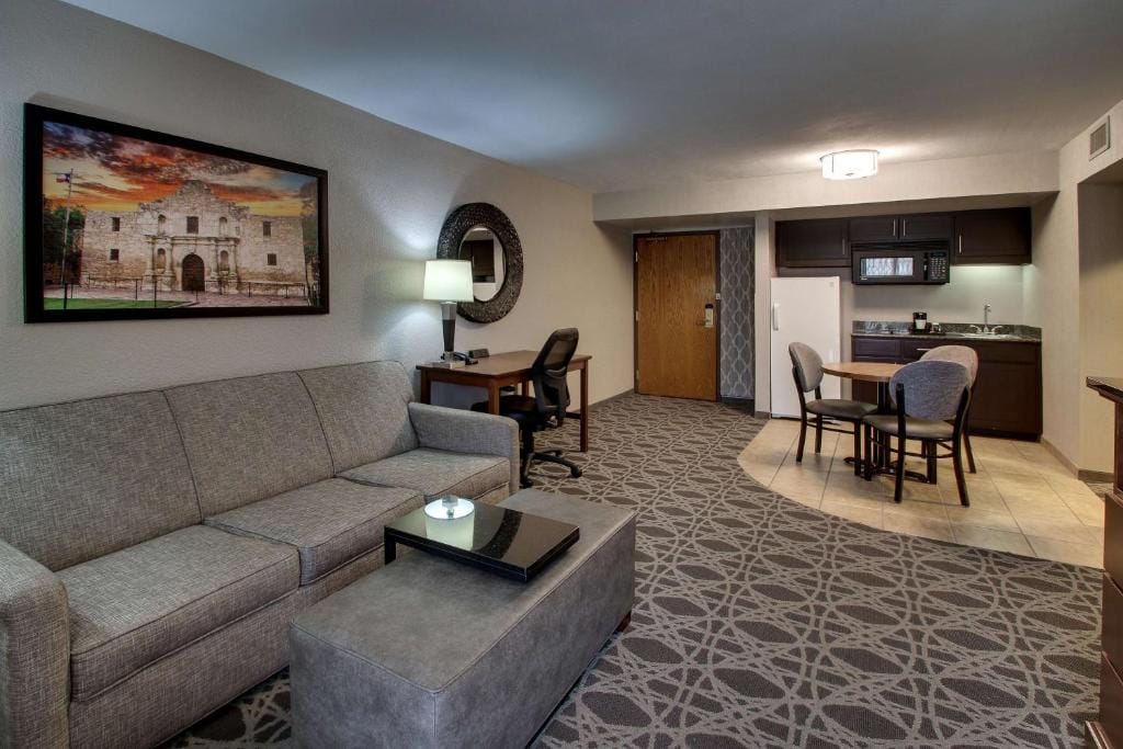 Drury Plaza Hotel San Antonio Airport — 5