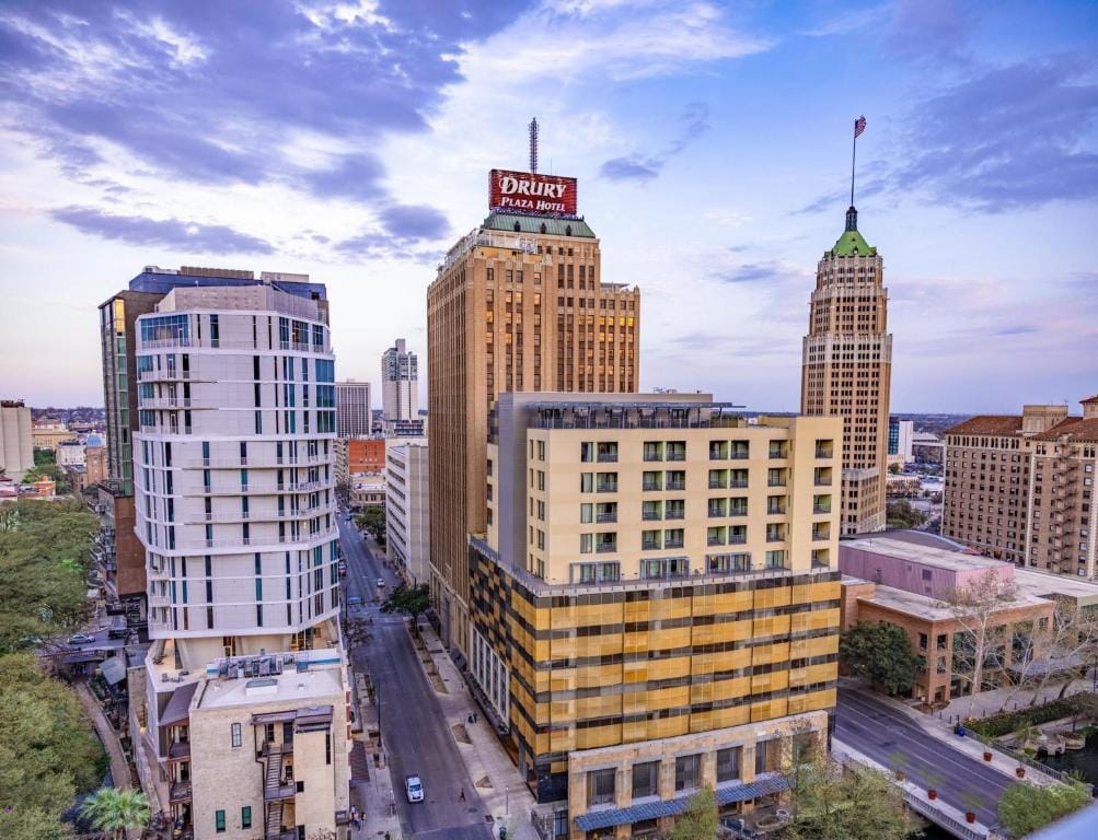 Drury Plaza Hotel San Antonio Riverwalk — 1