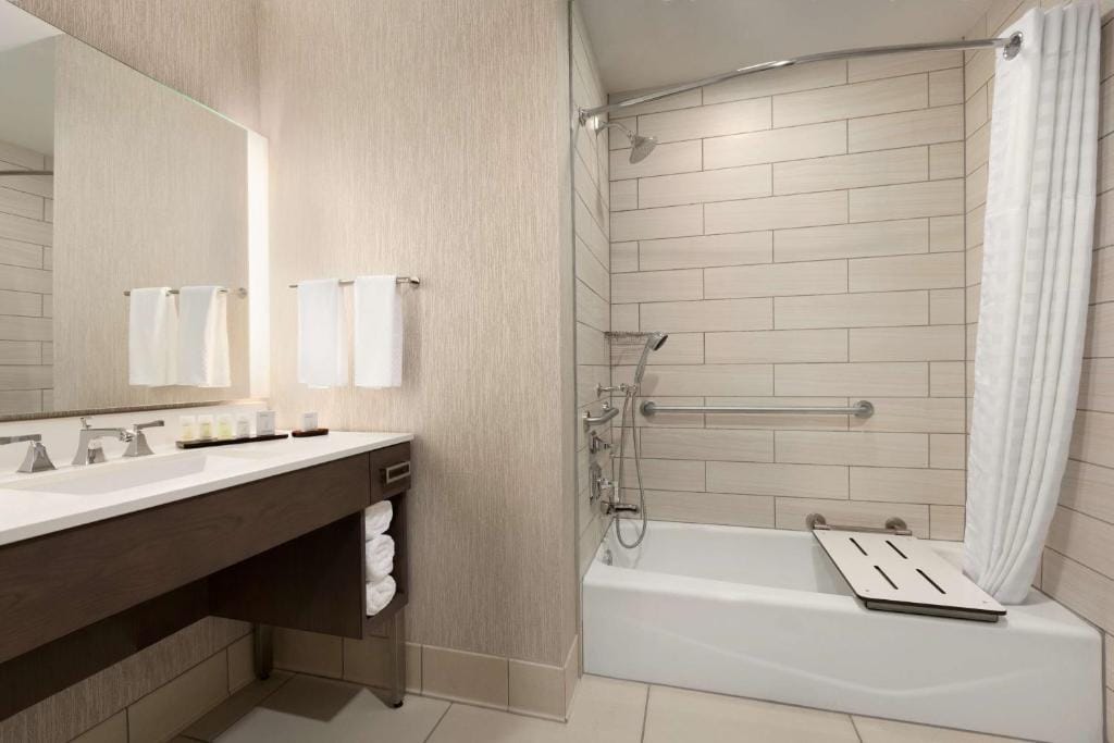 Embassy Suites San Antonio Brooks City Base Hotel & Spa — 3
