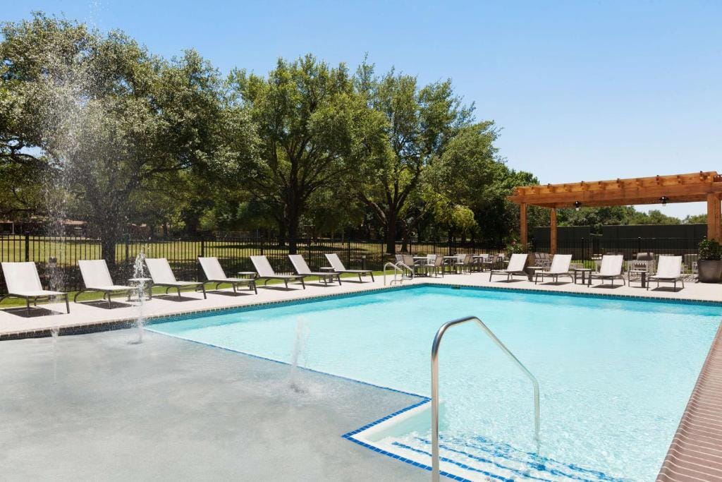 Embassy Suites San Antonio Brooks City Base Hotel & Spa — 4