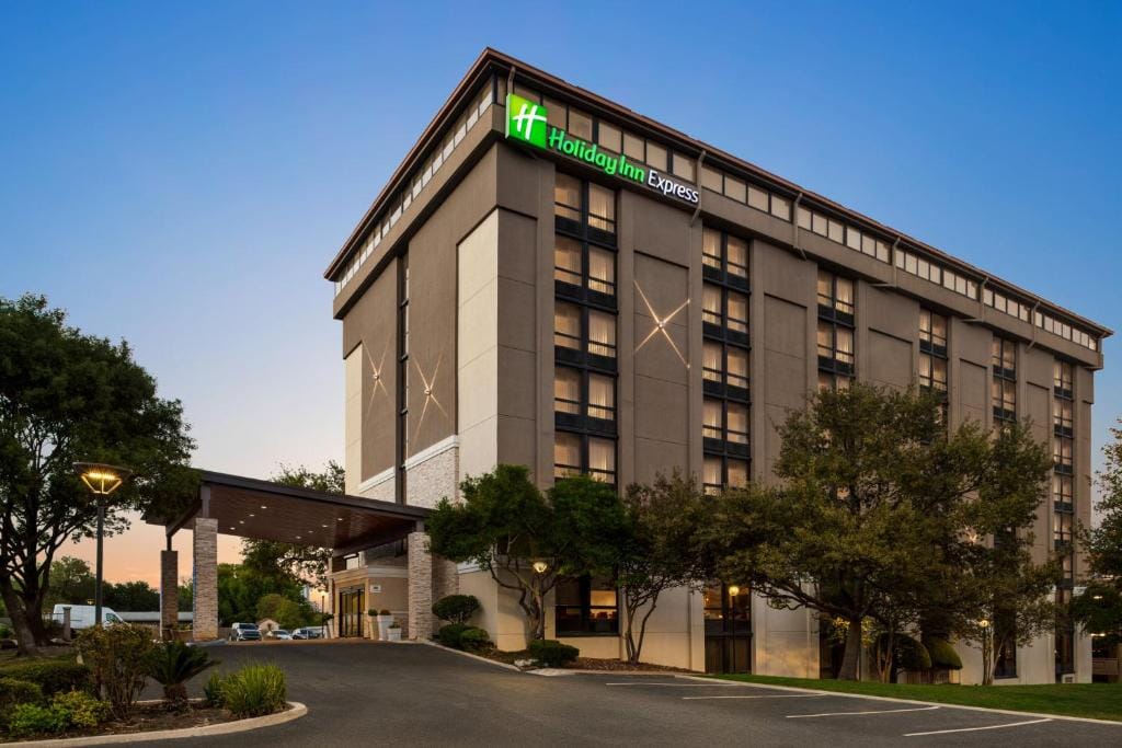 Holiday Inn Express - San Antonio Airport by IHG — 1