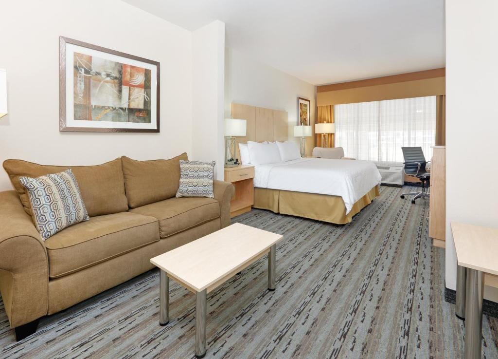 Holiday Inn Express & Suites San Antonio - Brooks City Base by IHG — 2