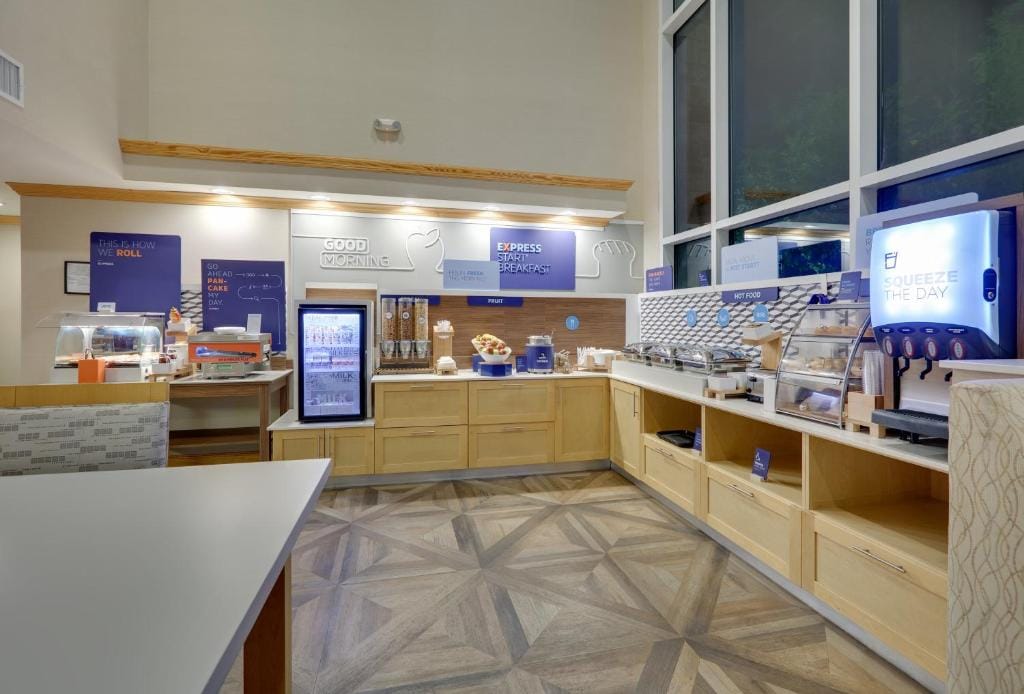 Holiday Inn Express & Suites San Antonio - Brooks City Base by IHG — 5