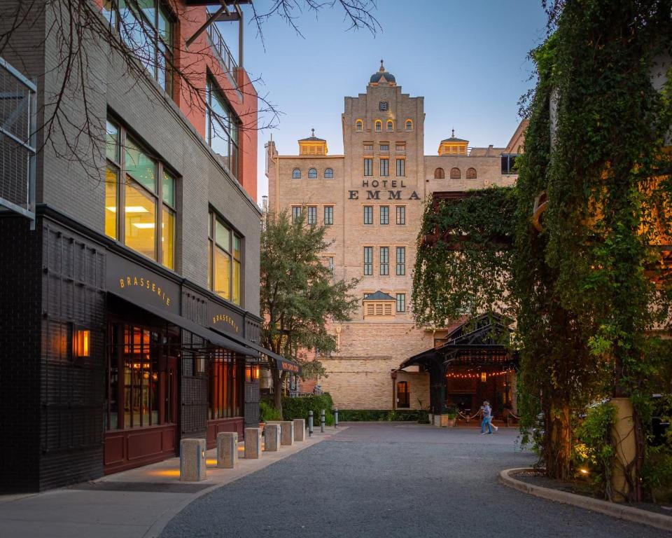 Hotel Emma at Pearl on the Riverwalk — 1