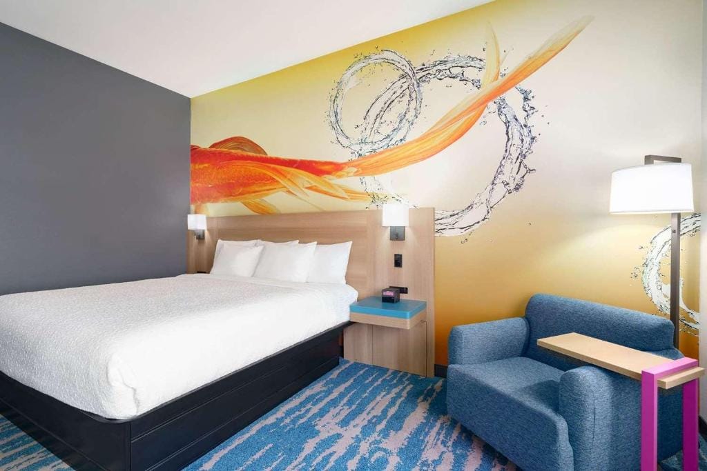 La Quinta Inn & Suites by Wyndham San Antonio Seaworld LAFB — 2