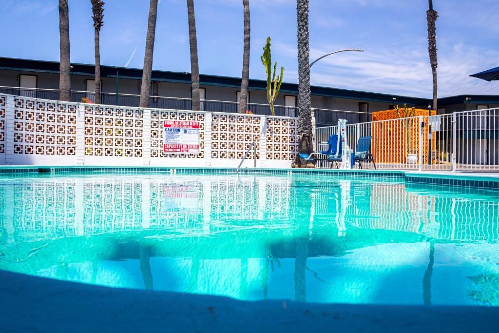 Ocean Villa Inn — 4