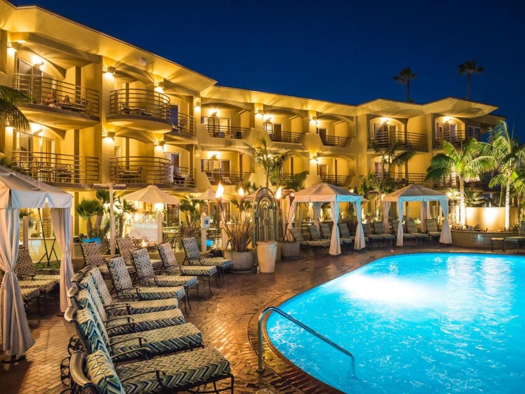 Pacific Terrace Hotel — 3