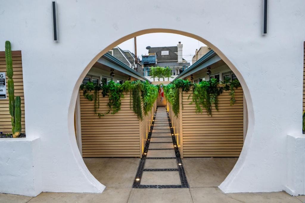 The Boardwalk Hotel — 3