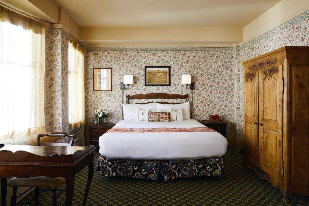 Petite Auberge — 2