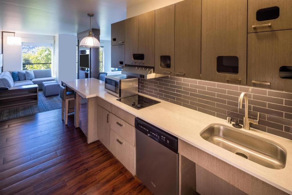 Hyatt House Seattle Downtown — 2
