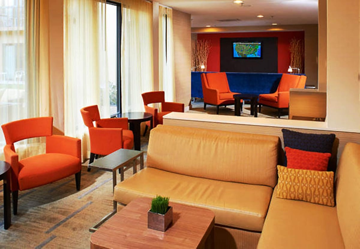 Courtyard by Marriott St Louis Downtown West — 2
