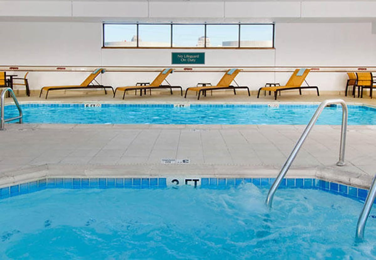 Courtyard by Marriott St Louis Downtown West — 5