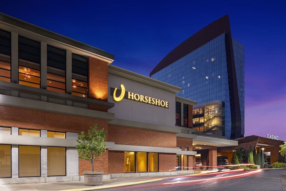 HoteLumière at the Arch - A Caesars Rewards Destination — 2