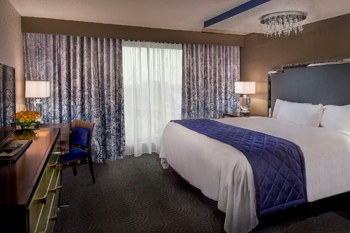 HoteLumière at the Arch - A Caesars Rewards Destination — 4