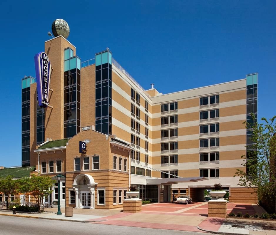 Moonrise Hotel — 4