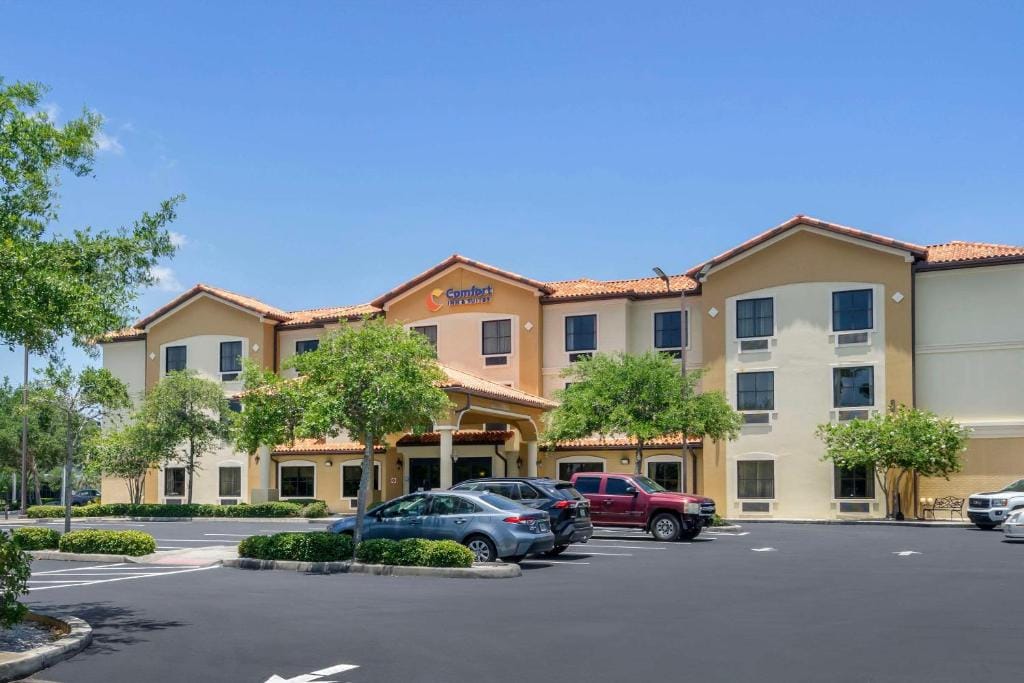 Comfort Inn & Suites Northeast - Gateway — 2
