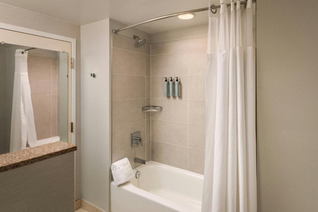 Courtyard by Marriott St. Petersburg Downtown — 3