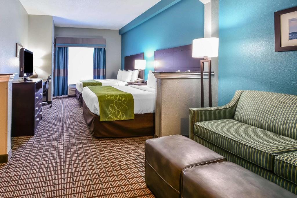 Comfort Suites Tampa - Brandon — 2