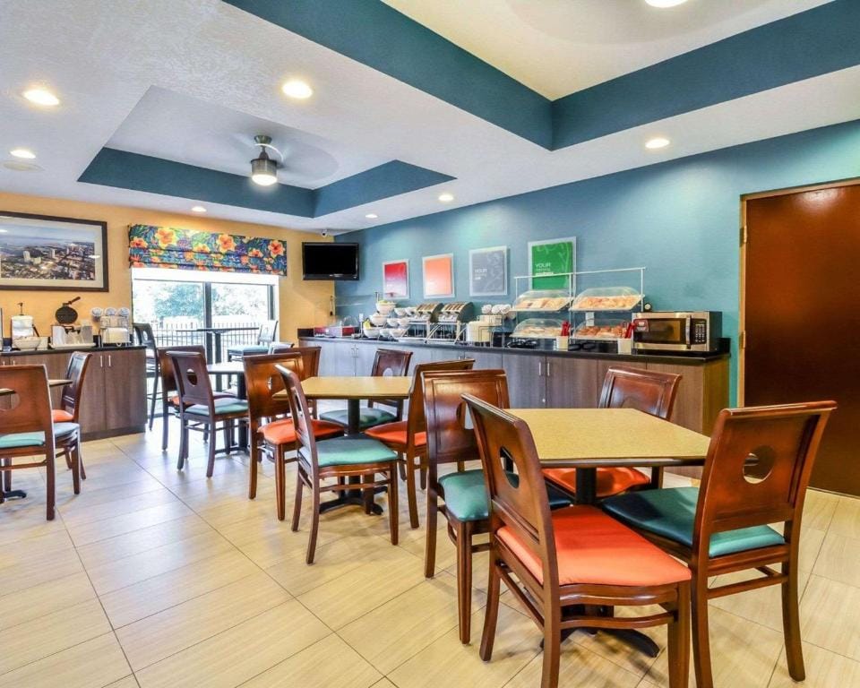 Comfort Suites Tampa - Brandon — 5