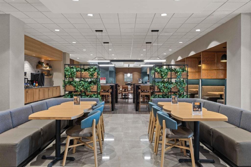 Drury Plaza Hotel Tampa Brandon — 5