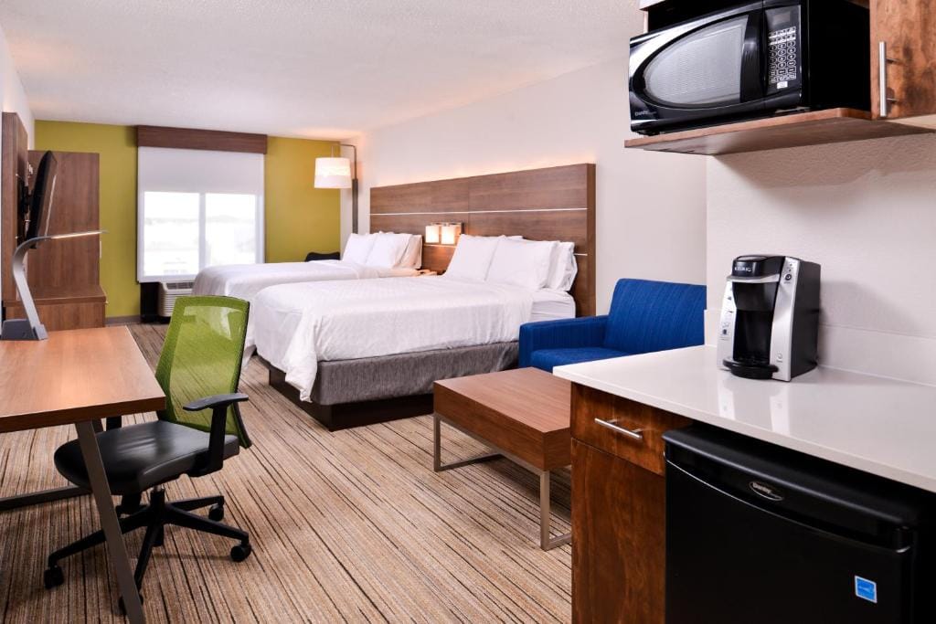 Holiday Inn Express Hotel & Suites Tampa-Anderson Road-Veterans Exp by IHG — 2