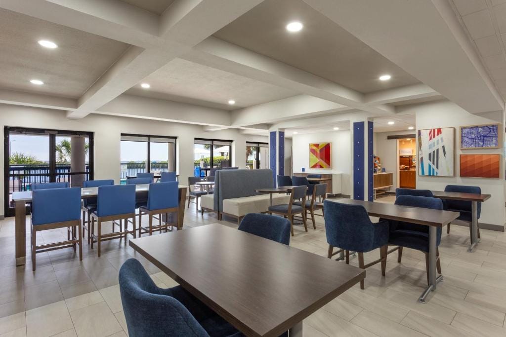 Holiday Inn Express Hotel & Suites Tampa-Rocky Point Island by IHG — 5
