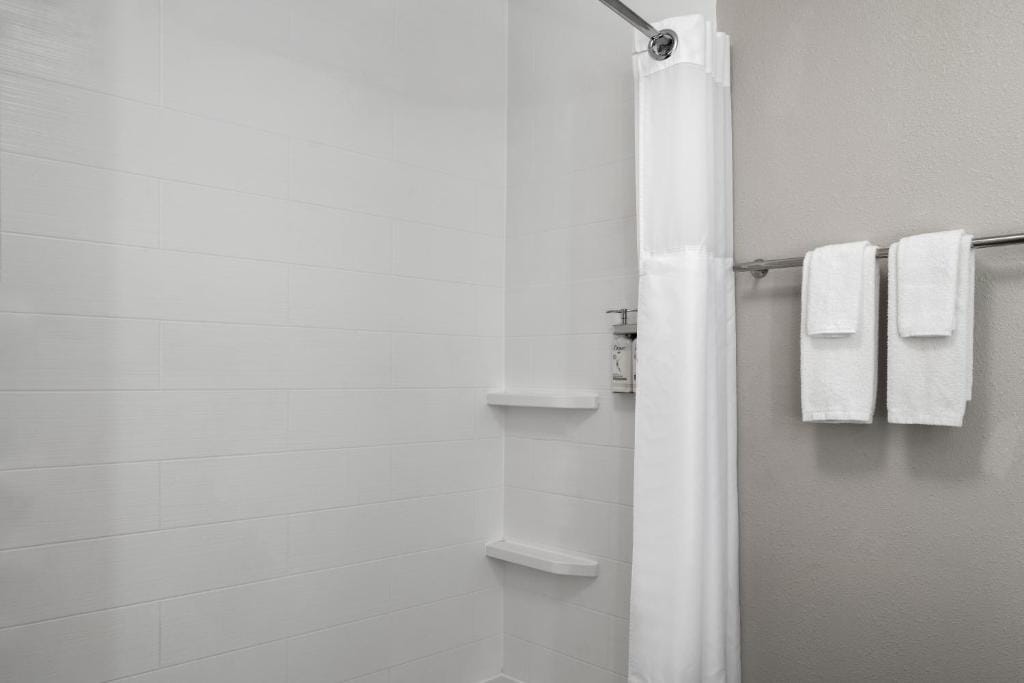 Holiday Inn Express & Suites - Tampa East - Ybor City by IHG — 5