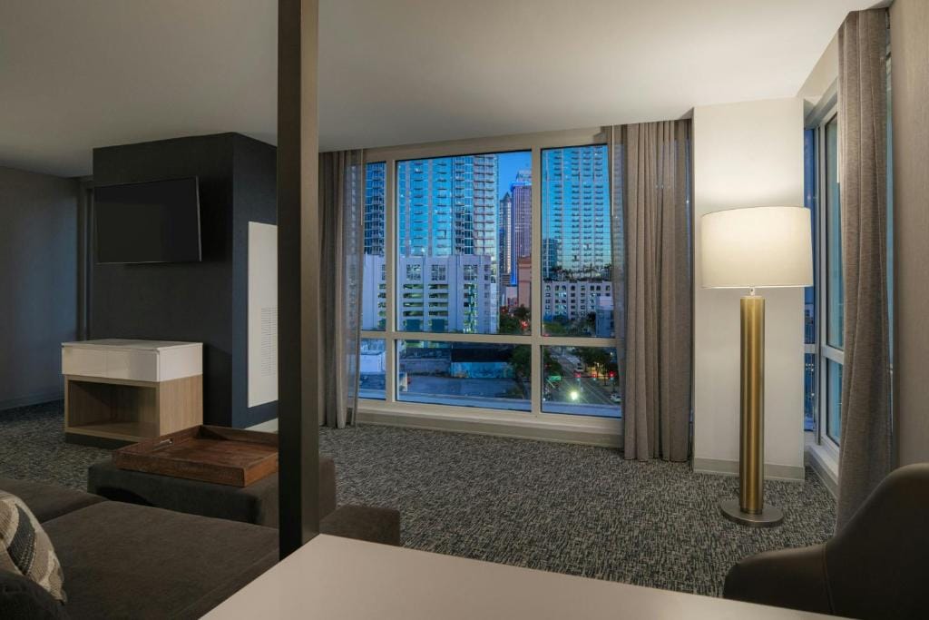 SpringHill Suites by Marriott Tampa Downtown — 2