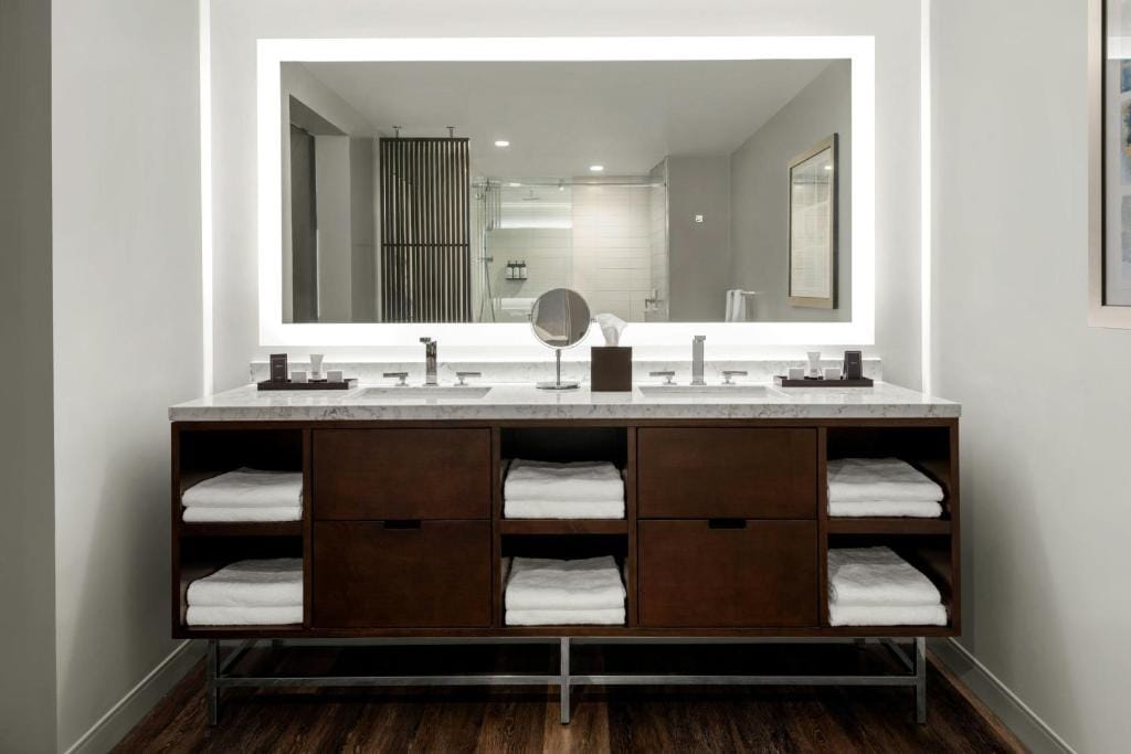 The CURRENT Hotel, Autograph Collection — 3