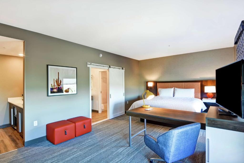 Hampton Inn & Suites Tucson Marana — 2