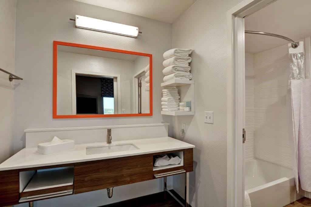 Hampton Inn & Suites Tucson Marana — 3