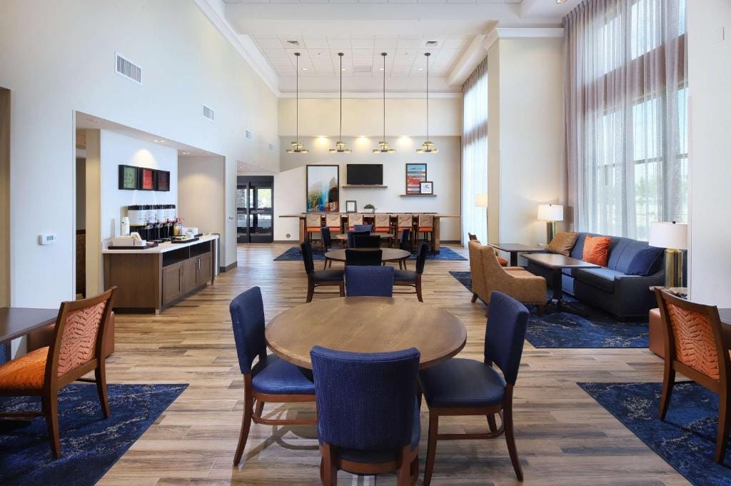Hampton Inn Suites Tucson Tech Park — 4